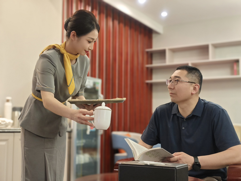 為商務(wù)旅客提供服務(wù).jpg